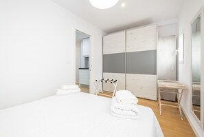 2 chambres, fer et planche Ă repasser, Wi-Fi gratuit, draps fournis