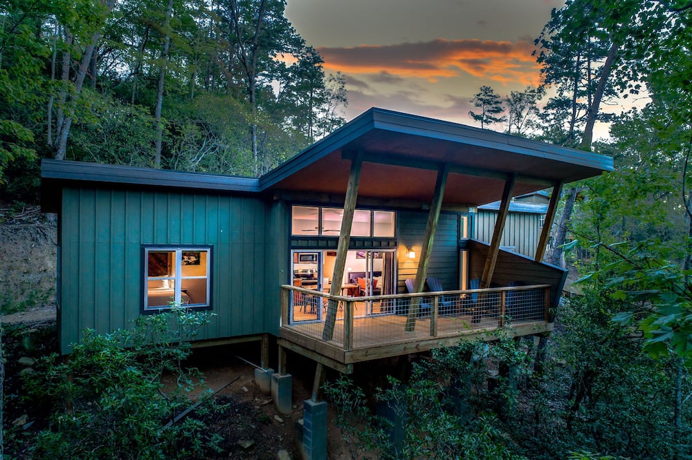 Pilot Cove Forest Lodging