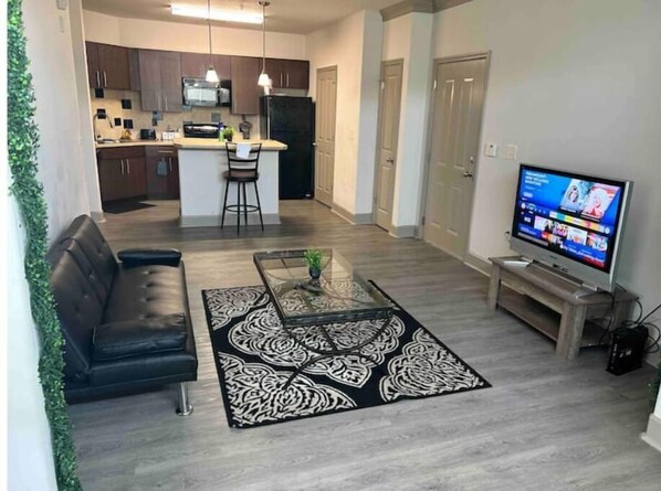 Living area - Beautifully Lit Luxury 1 BR (Atlanta)