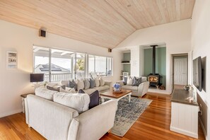 صورة غير مصنفة، 2 من 25، زرّ