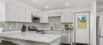 Modern 4 Bedroom Home, plenty of Parking!