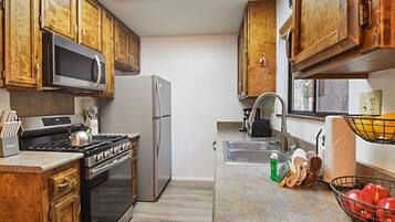 Rumah, Beberapa Tempat Tidur, balkon | Dapur pribadi | Lemari es, microwave, oven, dan kompor