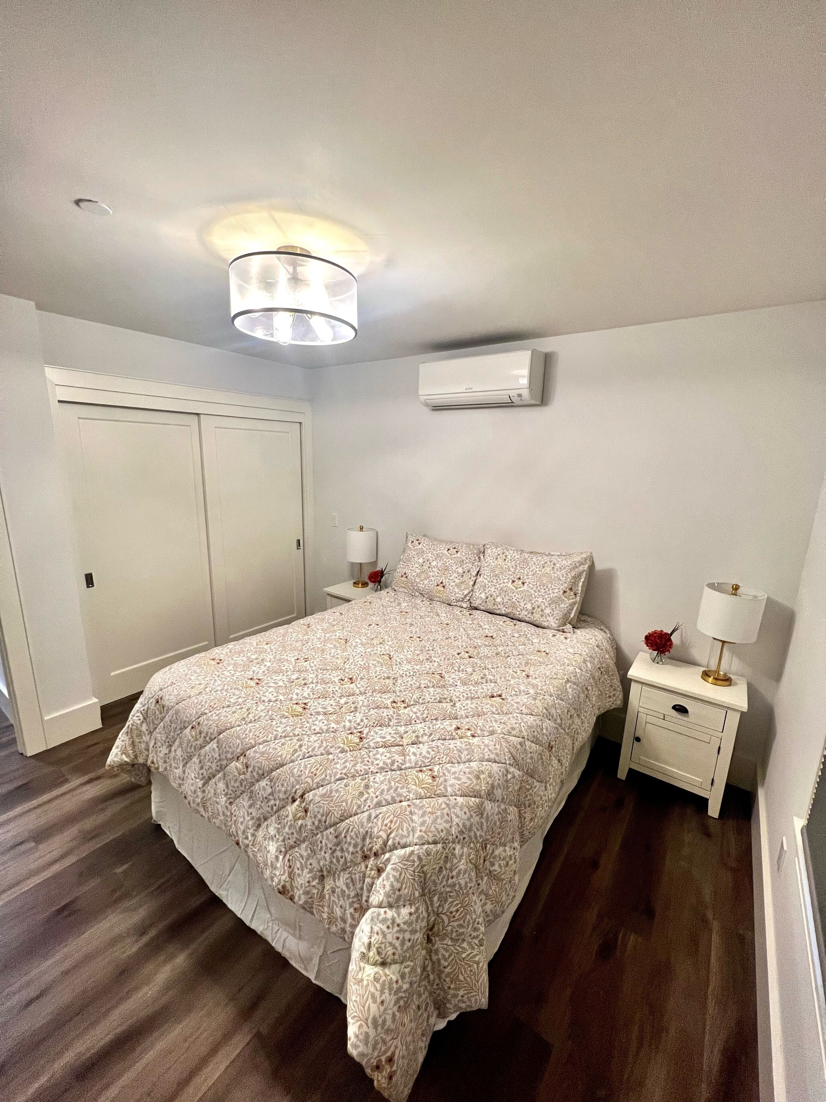 2 chambres, fer et planche à repasser, Wi-Fi, draps fournis