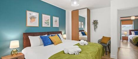 4 bedrooms, iron/ironing board, WiFi, bed sheets