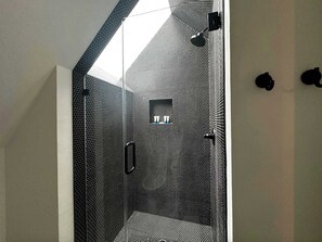 House, Multiple Beds, Patio, Garden View (Jester's Court) | Spa