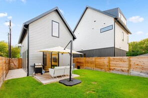 Terrace/patio - Stylish 2 Bedroom Retreat in South Austin (Austin)