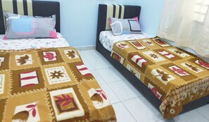 4 Schlafzimmer, Bügeleisen/Bügelbrett, Bettwäsche