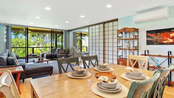 Condo, 2 Queen Beds, Balcony, Partial Ocean View (Grace's Oasis) | Dining