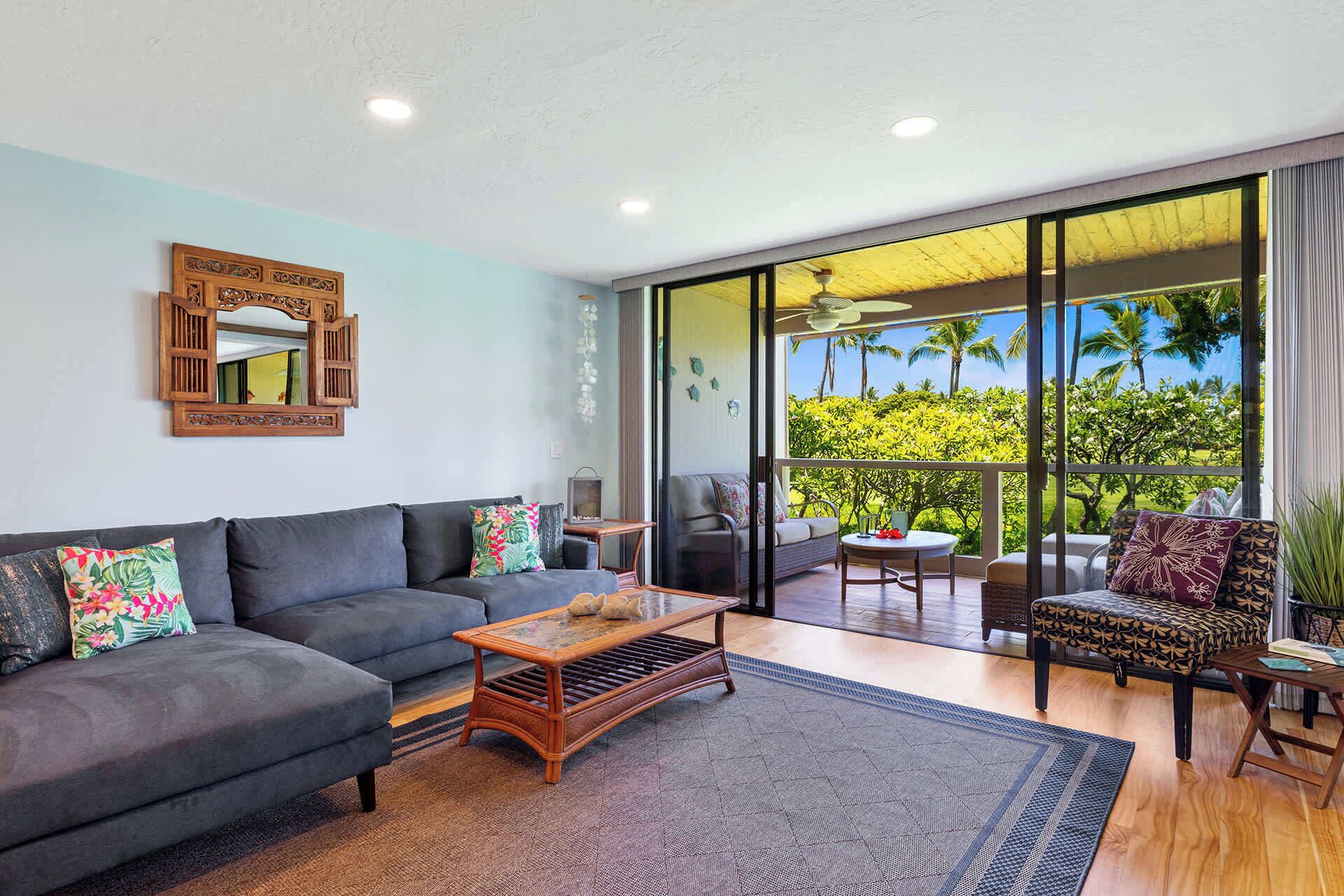 Condo, 2 Queen Beds, Balcony, Partial Ocean View (Grace's Oasis) | Living area