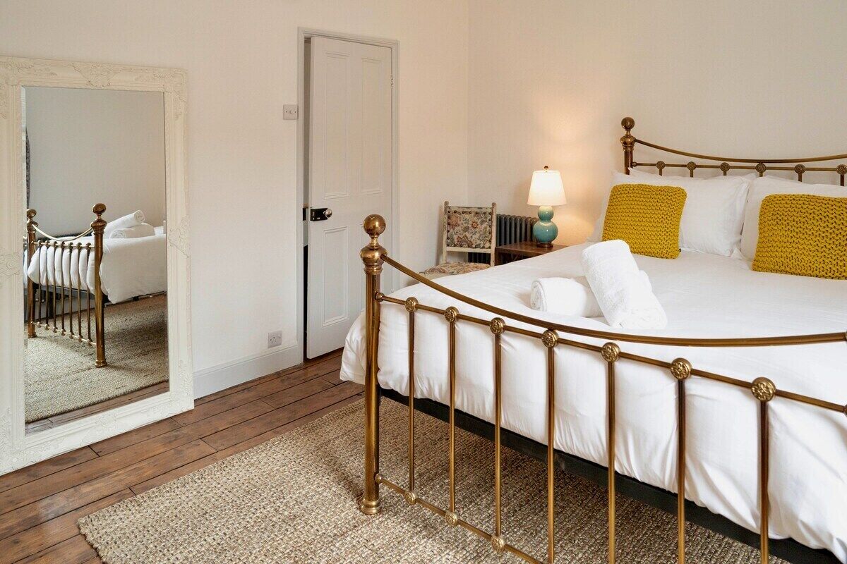 3 habitaciones, tabla de planchar con plancha y acceso a internet 