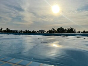 Outdoor pool, a heated pool - Apartamento Nuevo a 2 Cuadras de la Playa (La Peñita de Jaltemba)