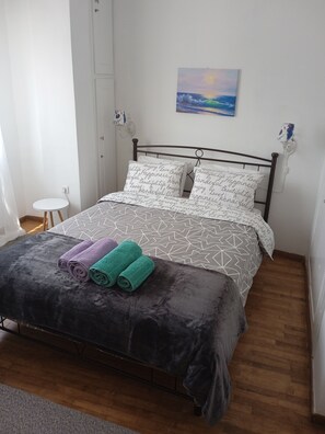 3 Schlafzimmer, Schreibtisch, Bügeleisen/Bügelbrett, kostenloses WLAN