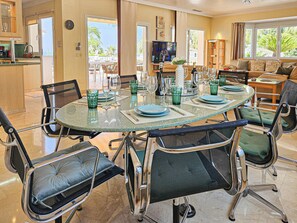 Dining - Luxuriöses Ferienhaus in Mijas Costa, mit Meerblick und Großem Privatpool (Mijas Costa)