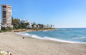Beach nearby, sun loungers, beach towels - Luxuriöses Ferienhaus in Mijas Costa, mit Meerblick und Großem Privatpool (Mijas Costa)