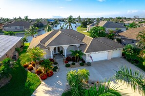 المنشأة من الخارج