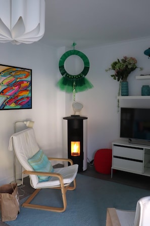 Smart TV y chimenea