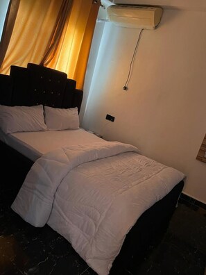 Standard Room, Non Smoking | 1 bedroom, desk, laptop workspace, free WiFi - J CLAY HOTELS AND SUITES (Uyo)
