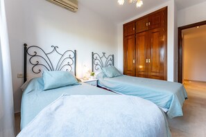 3 bedrooms, free WiFi, bed sheets