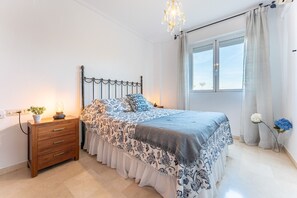 3 soverom, wi-fi (inkludert) og sengetøy