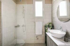 Shower, towels