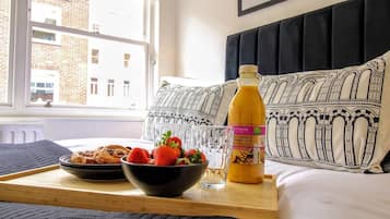 4 habitaciones, tabla de planchar con plancha y wifi gratis