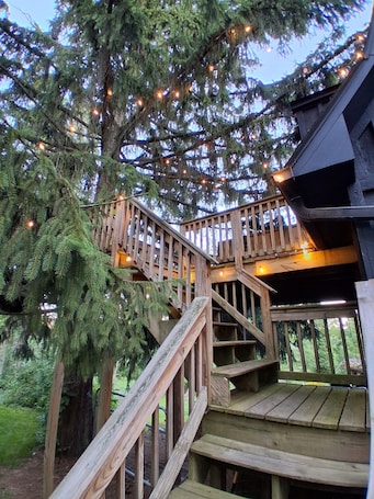 Property grounds. Quiet, whimsical country apartment with a private deck. Pets welcome.