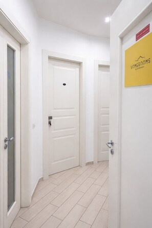 Reception - Vomerooms (Naples)