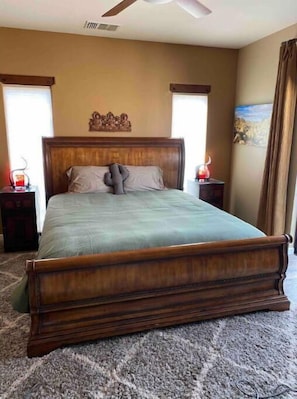3 bedrooms, travel cot, WiFi