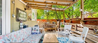 Eclectic 3 Bedroom Block From South Congress!