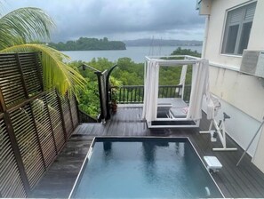 室外游泳池