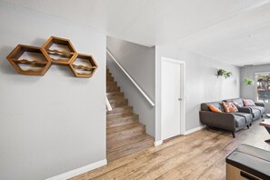 Interior - University Heights 4 bd/2 bath  (San Diego)