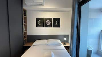 1 habitación, tabla de planchar con plancha, wifi gratis y ropa de cama