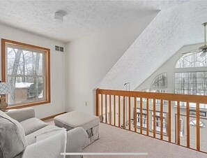 Smart-tv och eldstad