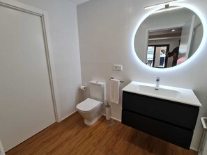 Gallery Apartment | Bathroom