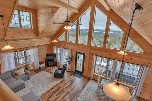 MtnView+Hottub+Lg Outdoor Area