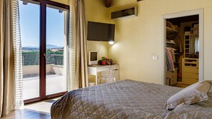 4 soverom, strykejern/-brett, wi-fi (inkludert) og sengetøy