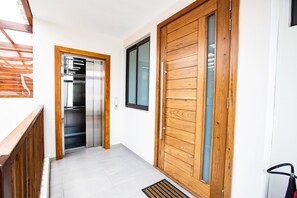 Interior - Penthouse sur la Plage de Belle Mare , Ascenseur Privé , Belle vue Mer, Piscine (Quatre Cocos)