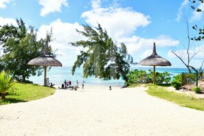 Beach towels - Penthouse sur la Plage de Belle Mare , Ascenseur Privé , Belle vue Mer, Piscine (Quatre Cocos)