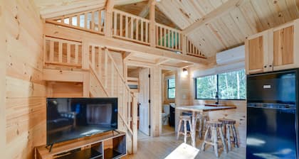Catskills Tiny Home Cabin: Surrounded by Nature!