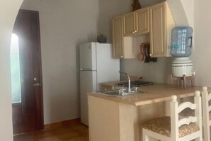 Private kitchen - Located just steps from the Caribbean and in the heart of San Miguel de Cozumel! (San Miguel de Cozumel)