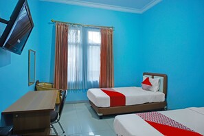 豪華雙床房 | 書桌、筆電工作空間、免費無線上網、床單