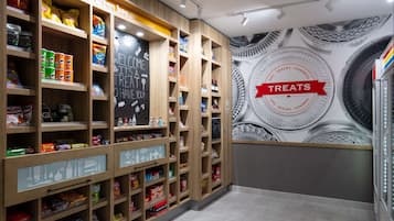Snack bar