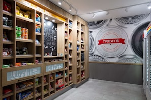 Snack bar