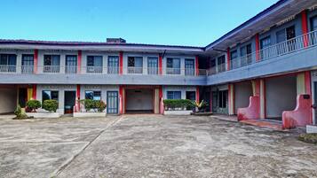 واجهة المنشأة