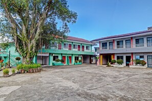 Front of property - OYO 92579 Hotel Mutiara (Pematangsiantar)