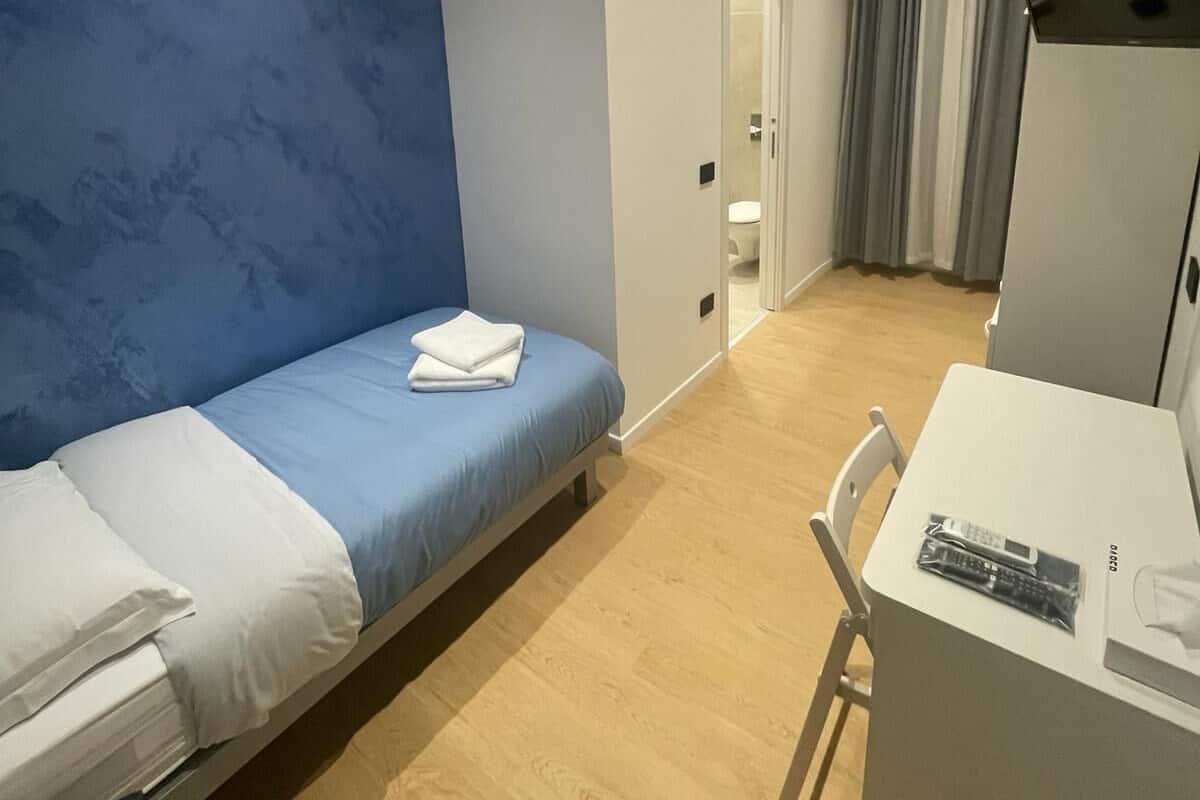 Classic Room, 1 Bedroom, Ensuite | 1 bedroom, in-room safe, desk, laptop workspace