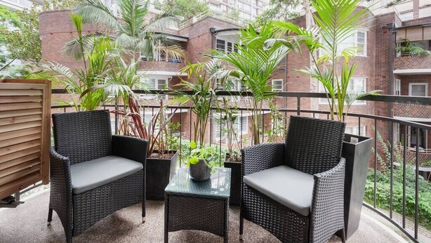 Property grounds - Harbourside Style, 2 Bed, A/C, Pool -Elizabeth Bay (Elizabeth Bay)