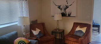 Cozy retreat in Arizona's oldest silver mining town. Pet friendly! 