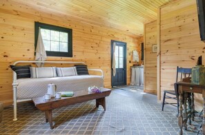 9 bedrooms, desk, iron/ironing board, free WiFi