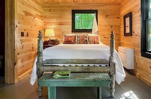 9 bedrooms, desk, iron/ironing board, free WiFi
